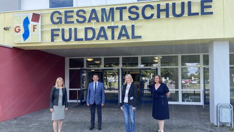 Kultusminister Lorz informiert sich über Anti-Mobbingprojekt