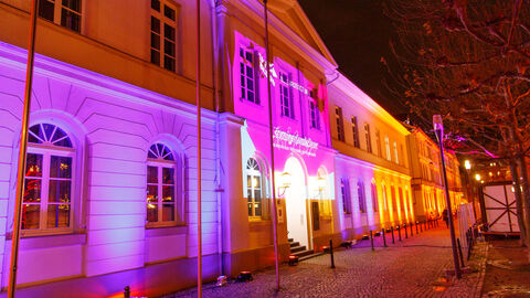 Tag der Bildung - Lichtprojektion am Hessischen Kultusministerium Tag der Bildung - Lichtprojektion am Hessischen Kultusministerium