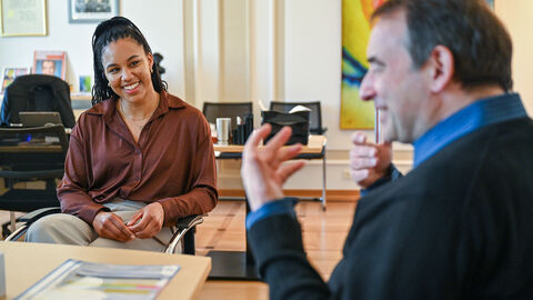 Olympiasiegerin Deborah Levi zu Gast im Kultusministerium