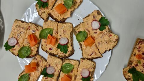 Selbst kreierte Snacks der Schülerinnen und Schüler Selbst kreierte Snacks der Schülerinnen und Schüler