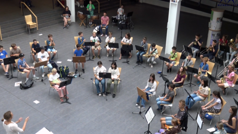 Schüler und Schülerinnen der Altkönigschule in Kronberg