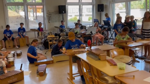 Schüler und Schülerinnen der musikalischen Grundschule Wrexen