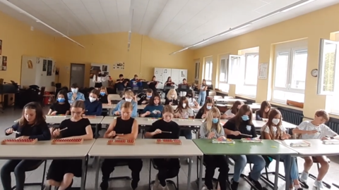 Musizierende Schüler und Schülerinnen des Schwalmgymnasiums