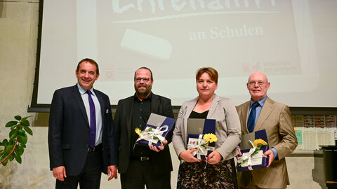 Gruppenbild zu Ehrende Gruppe Elternbeirat Gruppenbild zu Ehrende Gruppe Elternbeirat
