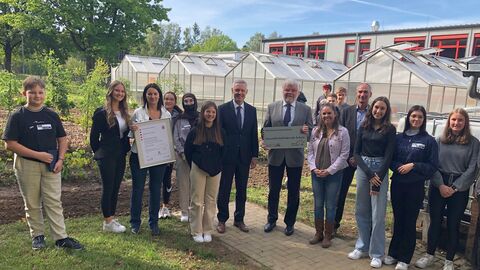 Staatssekretär Dr. Manuel Lösel zu Besuch an der Theo-Koch-Schule Grünberg Staatssekretär Dr. Manuel Lösel zu Besuch an der Theo-Koch-Schule Grünberg
