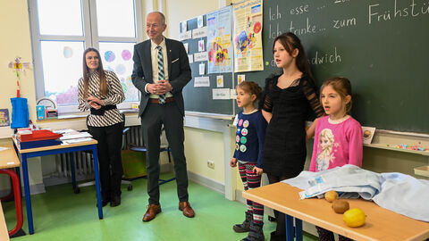 Armin Schwarz besucht Lotteschule in Wetzlar Armin Schwarz besucht Lotteschule in Wetzlar