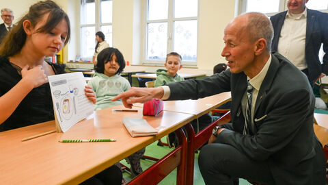Armin Schwarz besucht Lotteschule in Wetzlar Armin Schwarz besucht Lotteschule in Wetzlar