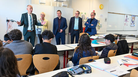 Armin Schwarz besucht Berufsschulzentrum Limburg Armin Schwarz besucht Berufsschulzentrum Limburg