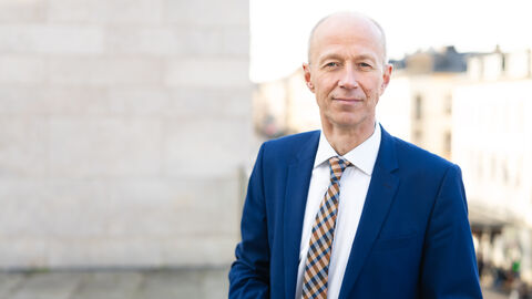 Armin Schwarz, Hessischer Minister für Kultus, Bildung und Chancen