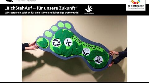 Sekundarstufe 1, 1. Platz (zwei Bilder): Dana Vukelic und Olivia Zeeh Sekundarstufe 1, 1. Platz (zwei Bilder): Dana Vukelic und Olivia Zeeh